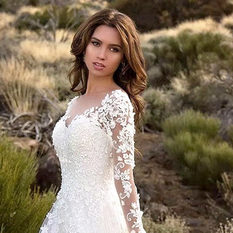 فستان زفاف نسائي بأكمام طويلة بلون موحد مع دانتيل شفاف - Image 5